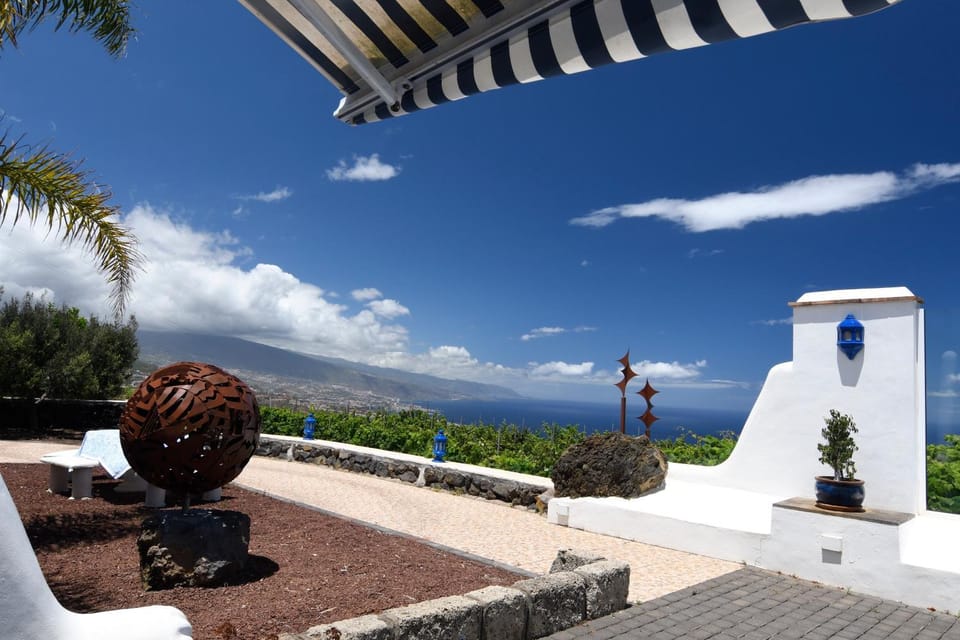Mountain view, Sea view