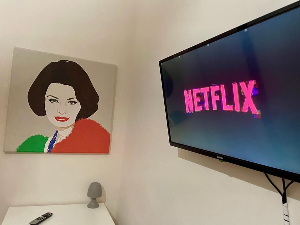 TV and multimedia, Decorative detail, Evening entertainment