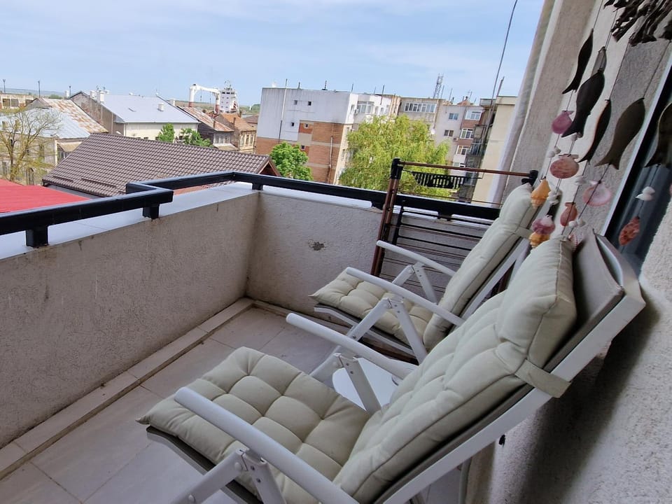 View (from property/room), Balcony/Terrace, Seating area