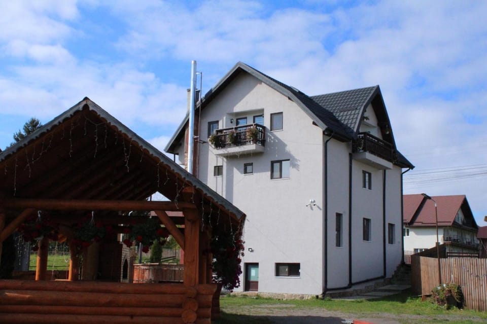 Casa Edi Bed and Breakfast in Romania