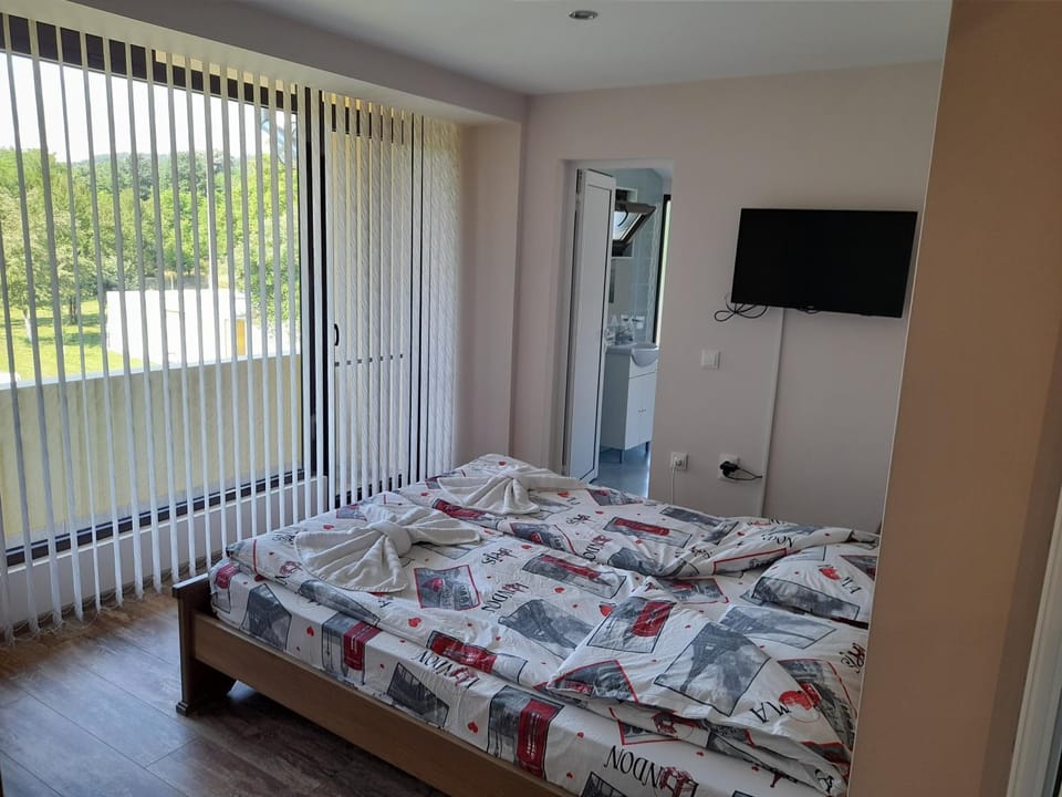 Guest house-restaurant St. George / Къща за гости-ресторант Свети Георги Bed and Breakfast in Gabrovo, Bulgaria