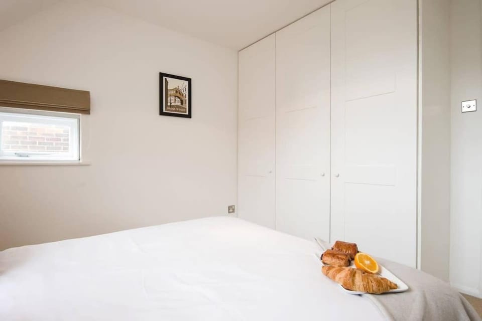 Modern Apartment in the Heart of Oxford with Secure Underground Parking Apartment in Oxford