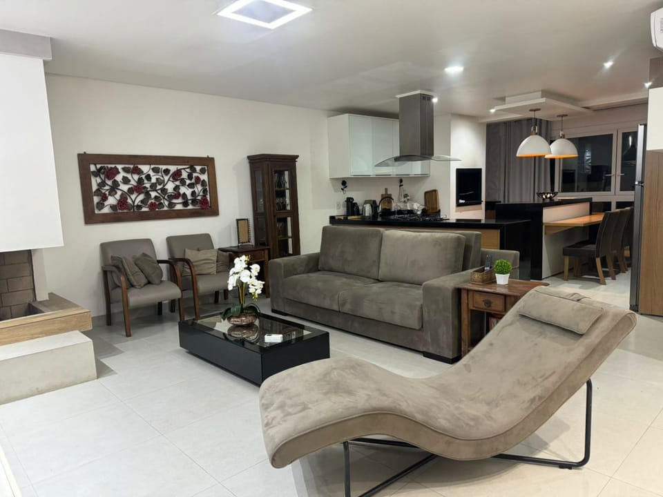 Apto. 3 dorm. entre Praia da Cal e Lagoa Violão Apartment in State of Santa Catarina