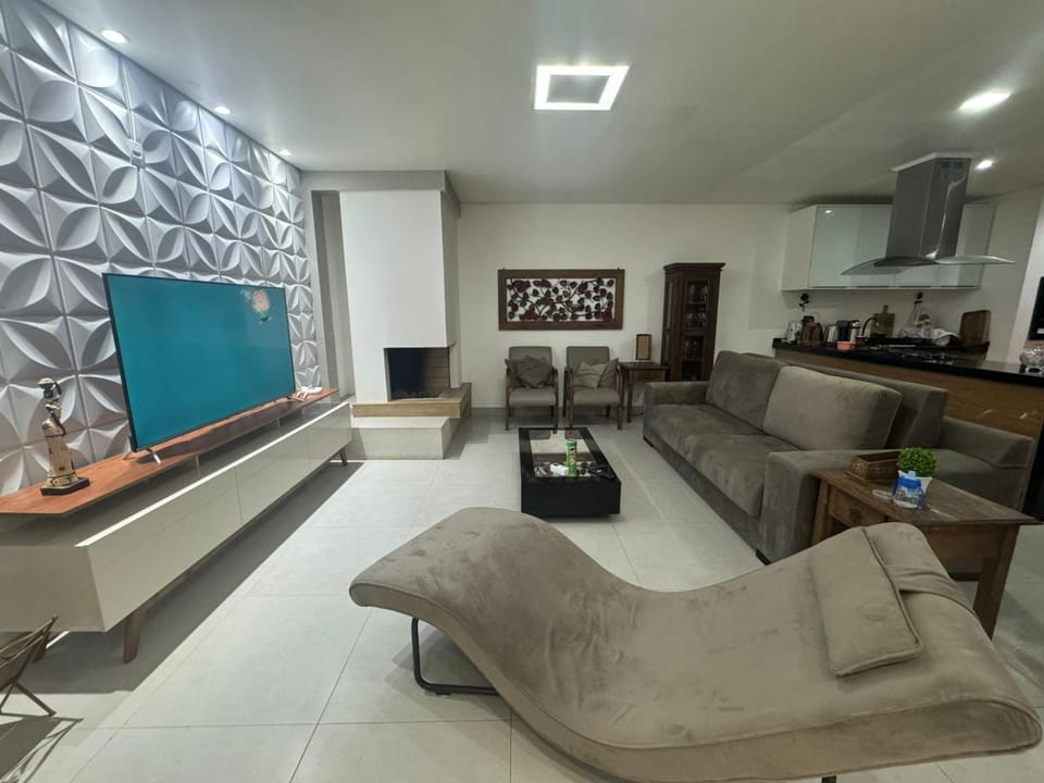 Apto. 3 dorm. entre Praia da Cal e Lagoa Violão Apartment in State of Santa Catarina