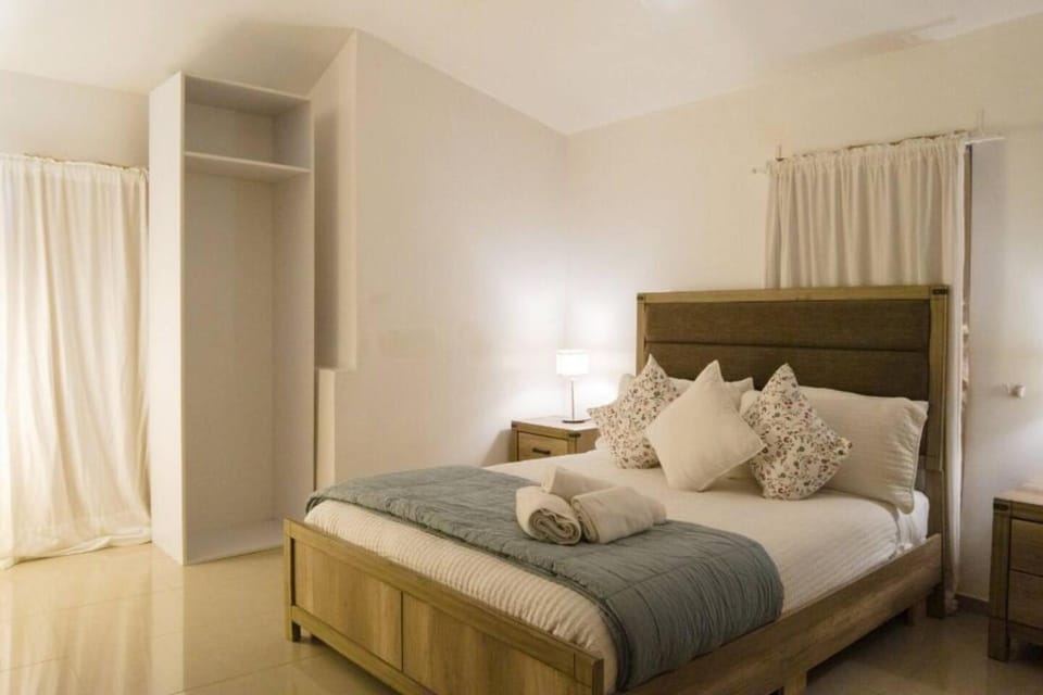 8-Bedroom Penthouse with Private Jacuzzi & Rooftop Apartment in Santo Domingo
