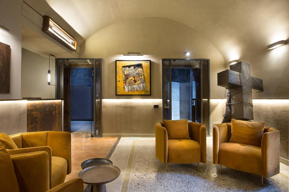 Lobby or reception, Internal: Not applicable to any particular room