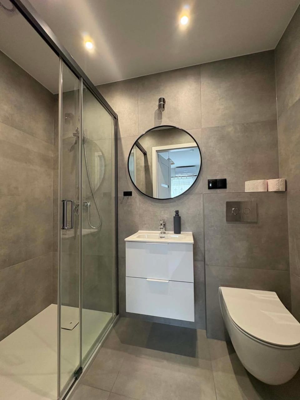 Shower, Toilet, Bathroom