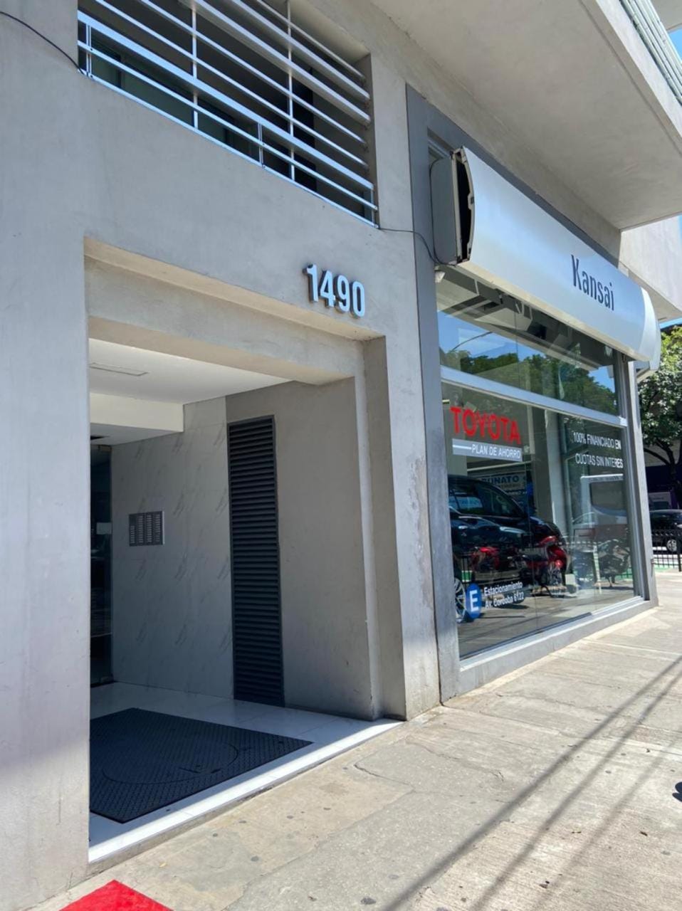 Facade/entrance