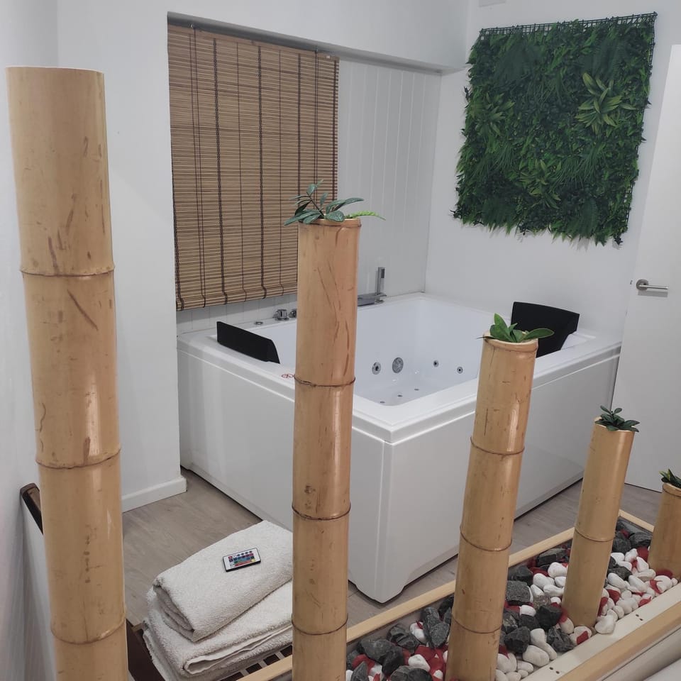 Exclusivo Apartamento Spa privado frente el mar Apartment in Miami Platja