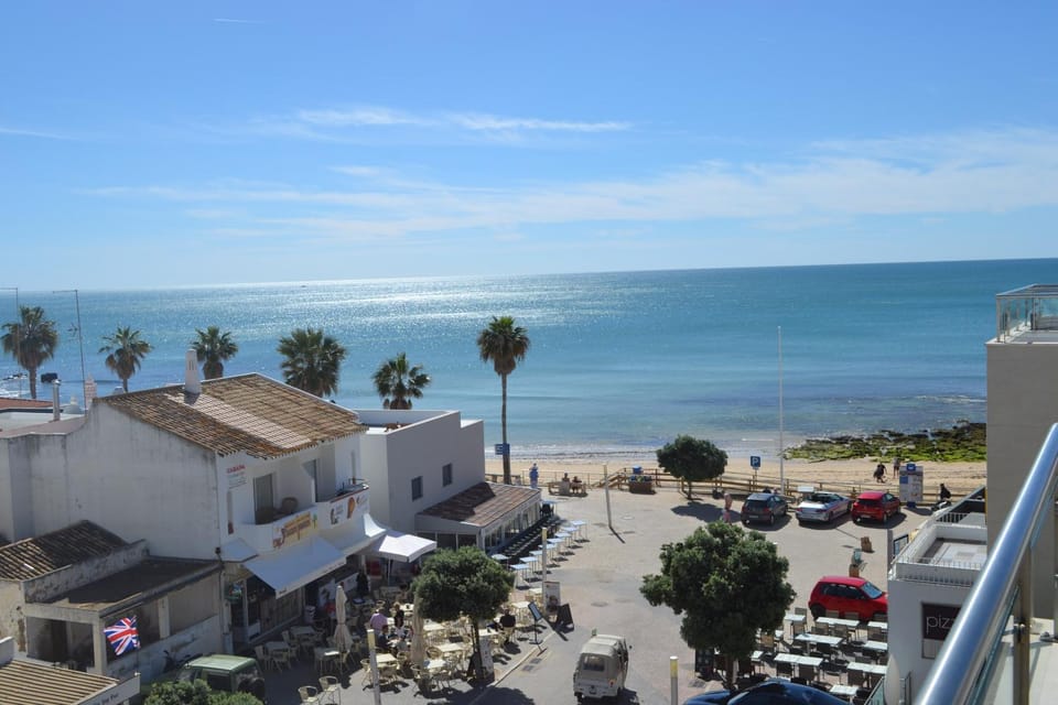 Sea view, Street view