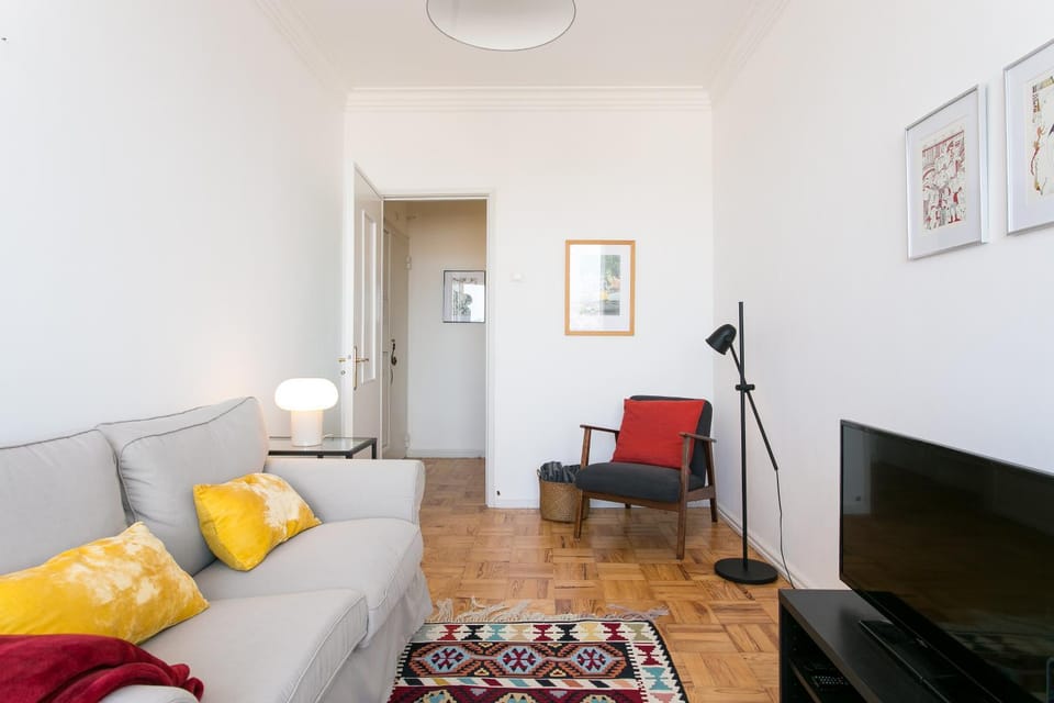Communal lounge/ TV room, Dinner, group of guests
