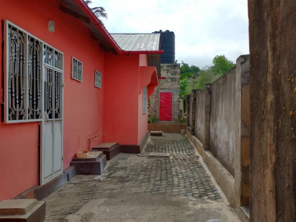Mkoani Guest House Bed and Breakfast in Tanzania