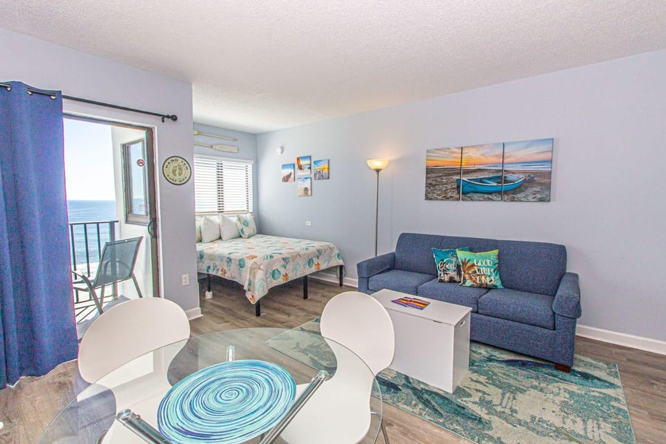 Fully Updated Direct Ocean Front Studio with Panoramic Views Palace Resort 602 House in Myrtle Beach
