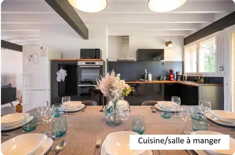 Dining area, oven, kitchen