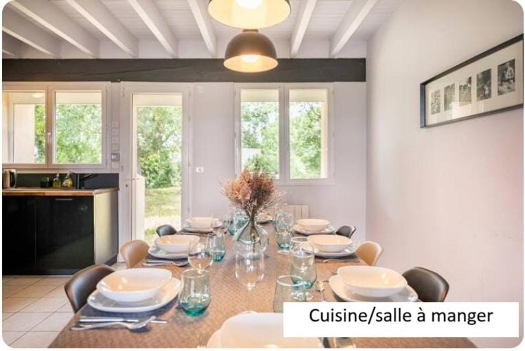 Dining area, kitchen