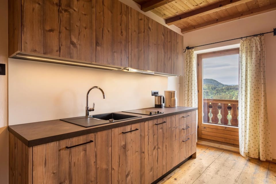Kitchen or kitchenette, Living room