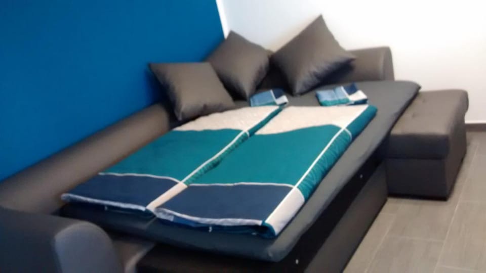 Bed, Living room