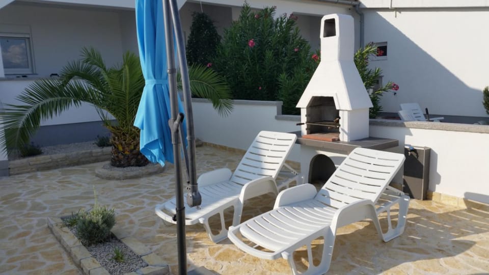 Patio, sunbed