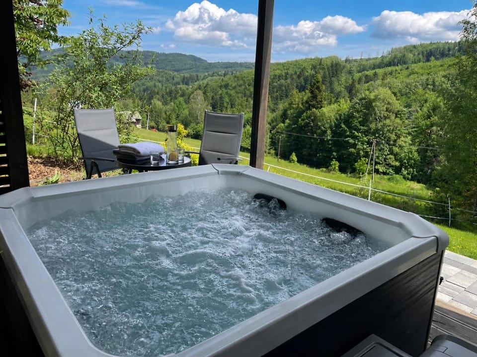Day, Natural landscape, Hot Tub, Mountain view, Pool view
