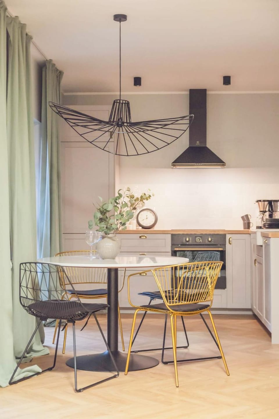 Kitchen or kitchenette, Dining area, Communal kitchen