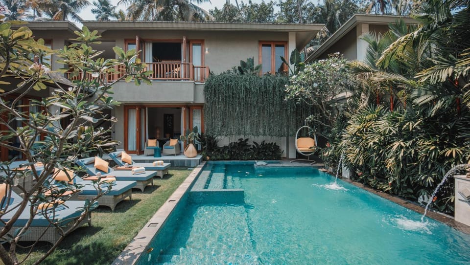Swimming pool, Swimming pool