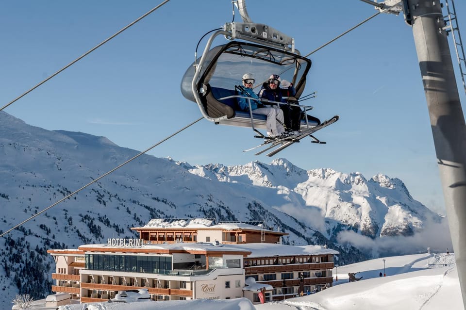 Property building, Skiing, Skiing