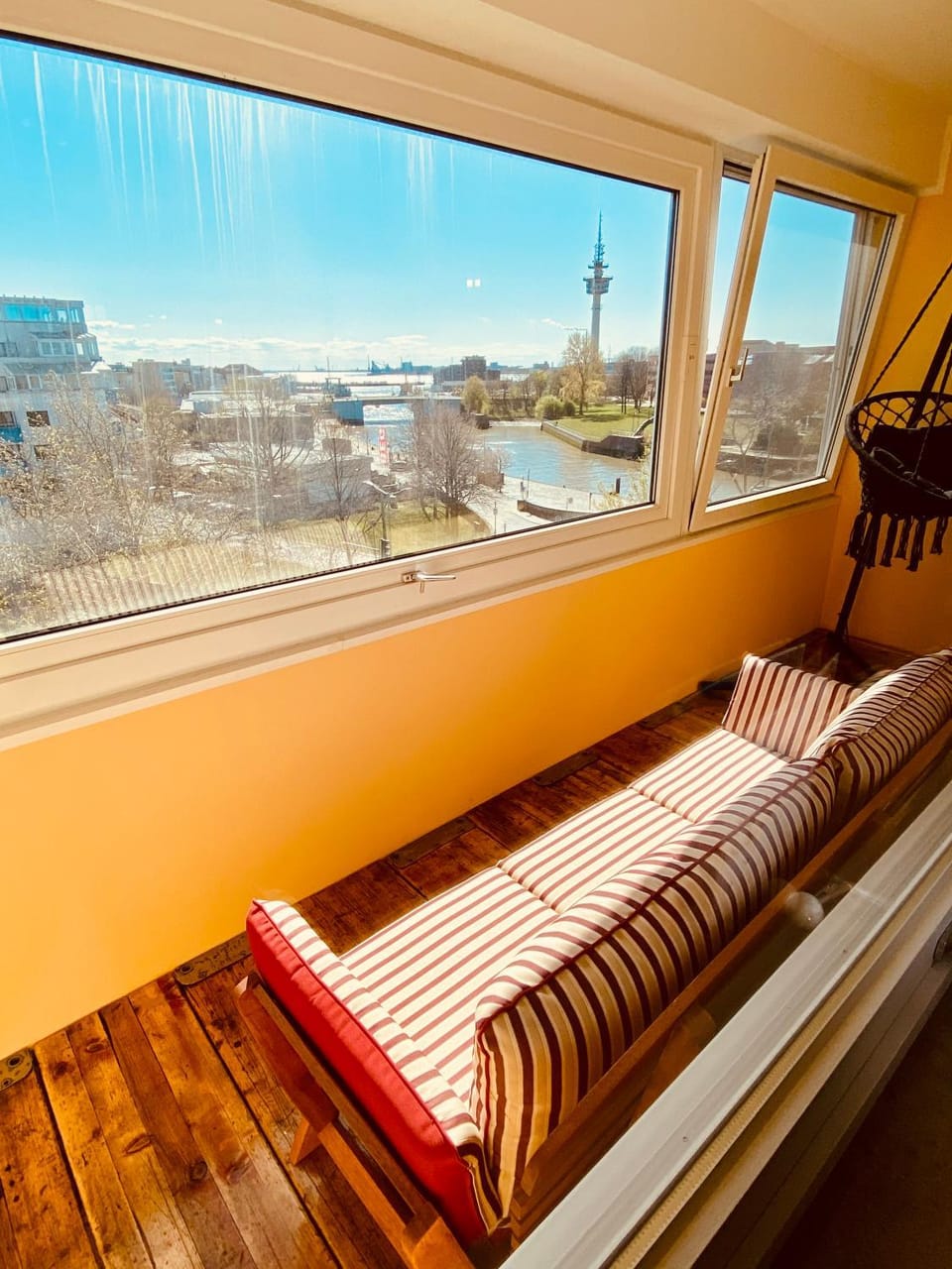 View (from property/room), Balcony/Terrace, Photo of the whole room