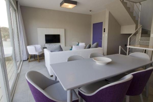 Triplex con terraza única a 50 mts del mar Apartment in Cariló