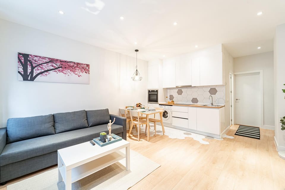 Kitchen or kitchenette, Living room, Seating area, Dining area