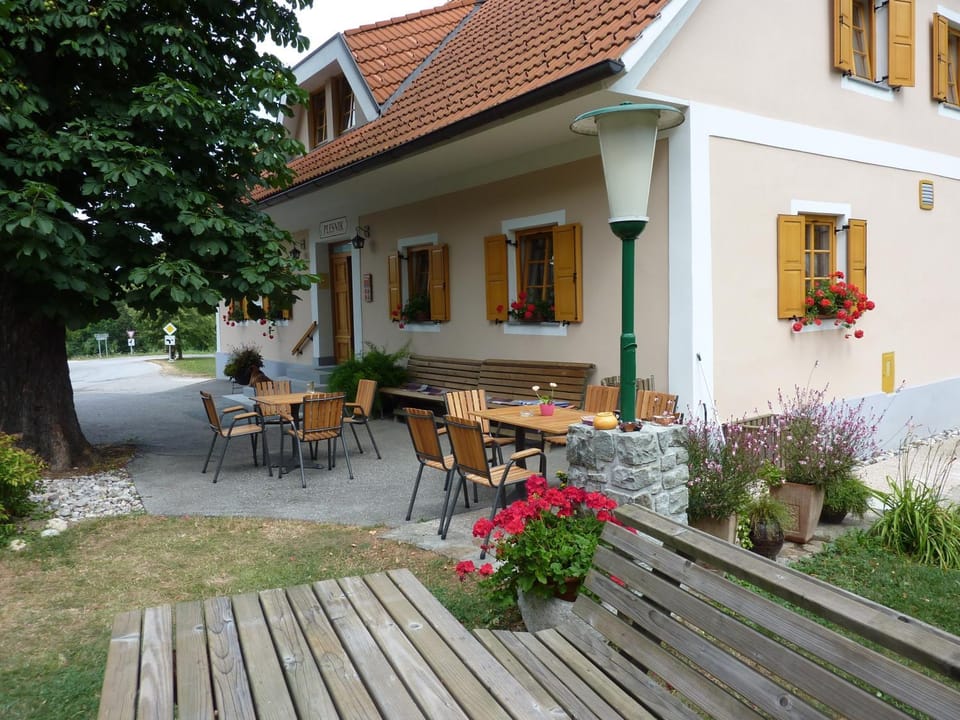 Property building, Patio, Facade/entrance