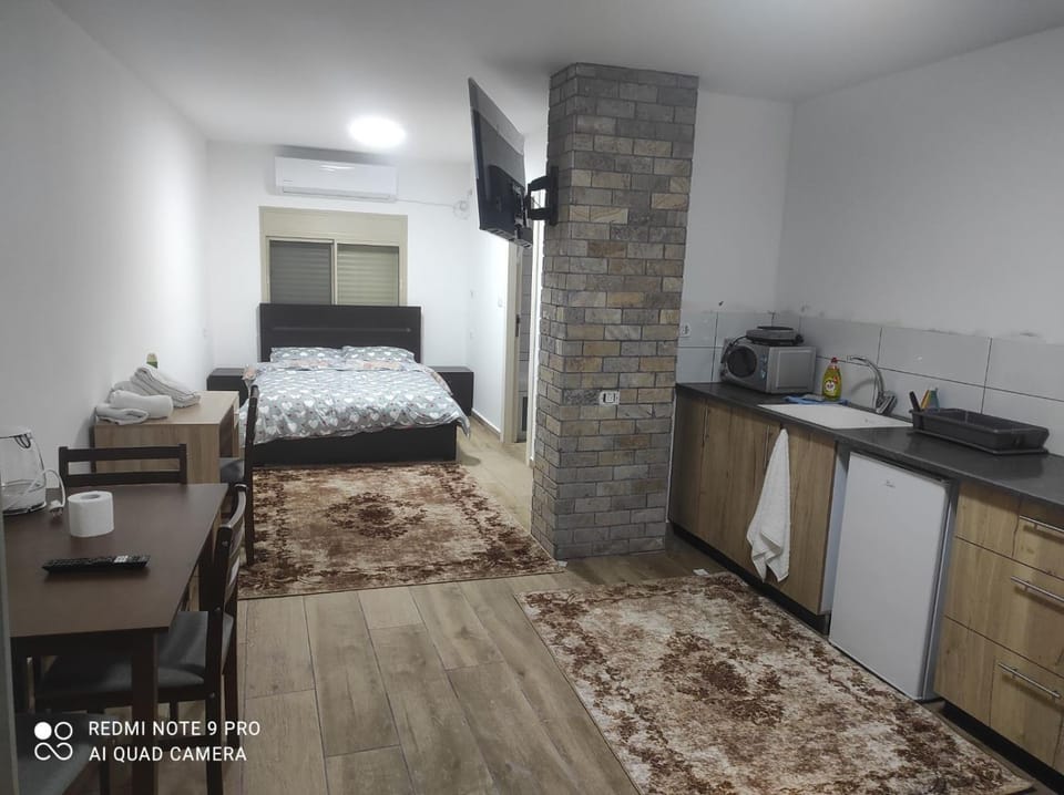 On the edge of the river על קצה הנחל Apartment in North District
