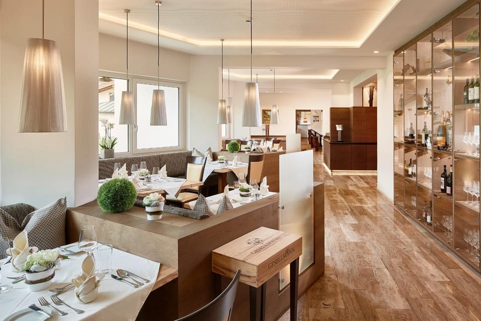 Restaurant/places to eat, Garden view, Mountain view