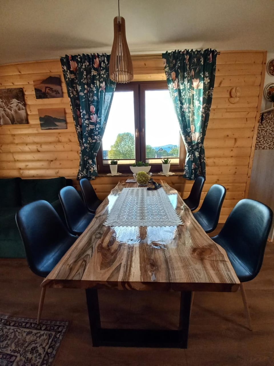 Living room, Dining area