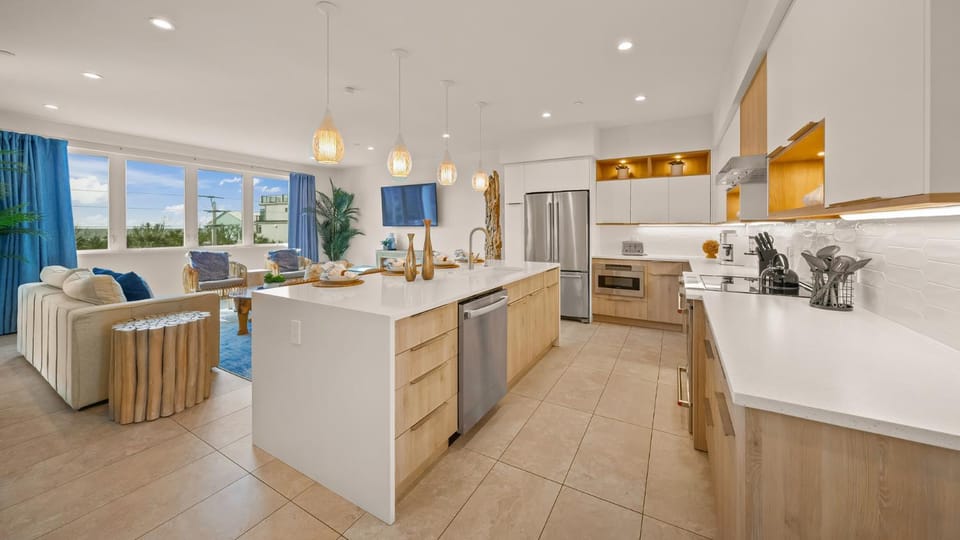 Kitchen or kitchenette, Dining area, dishwasher, oven, pet friendly, stove