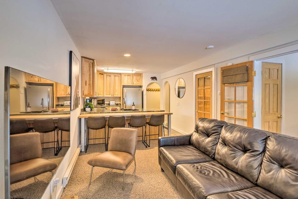 Ski-In/Ski-Out Condo w/ Hot Tub on Copper Mountain House in Copper Mountain