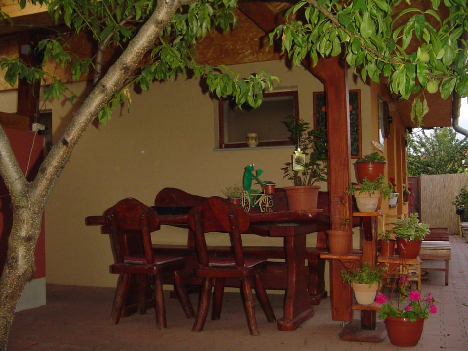 Property building, Seating area