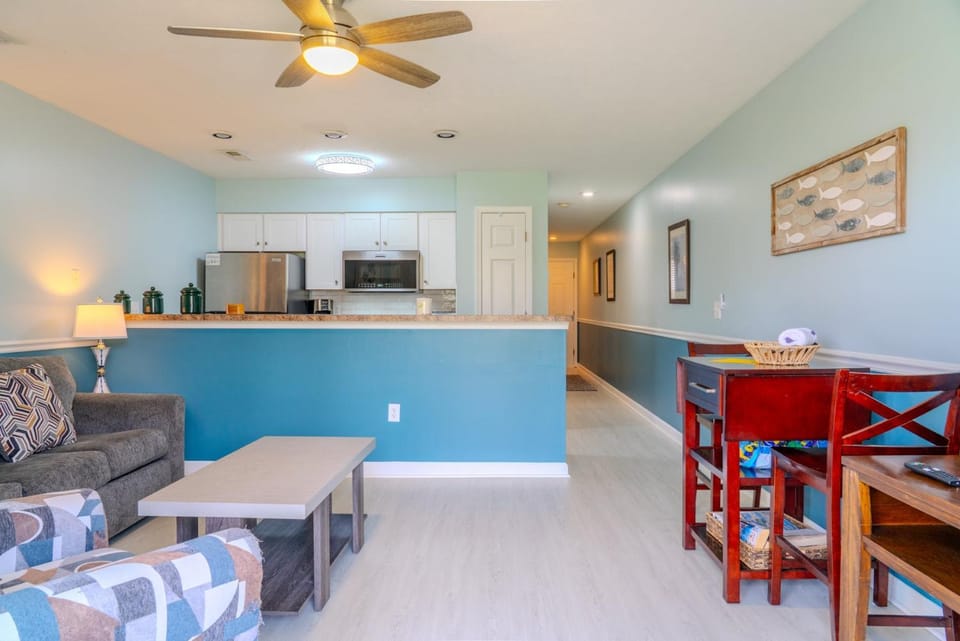 2nd Floor Condo Sleeps 4 1 bed 1 bath Waterway Village 1E House in Carolina Forest
