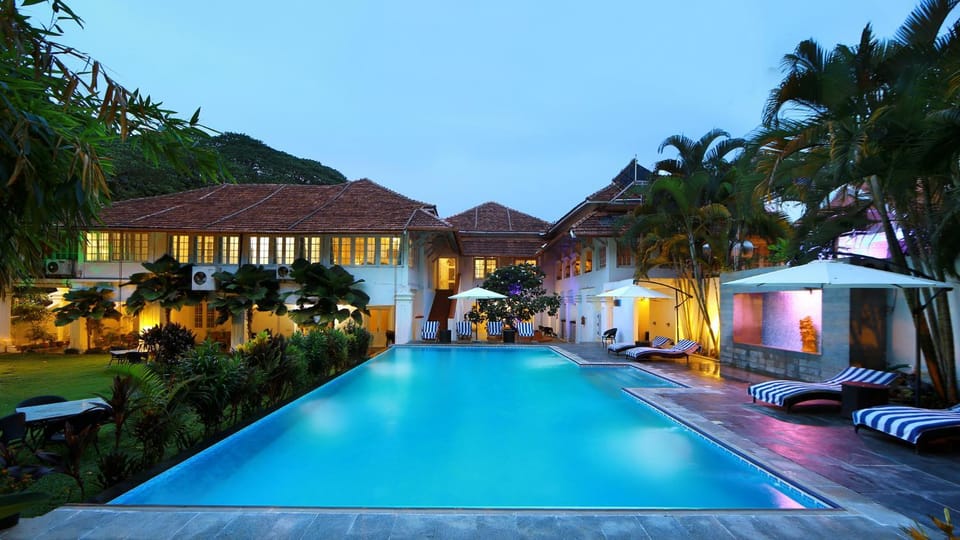 Swimming pool