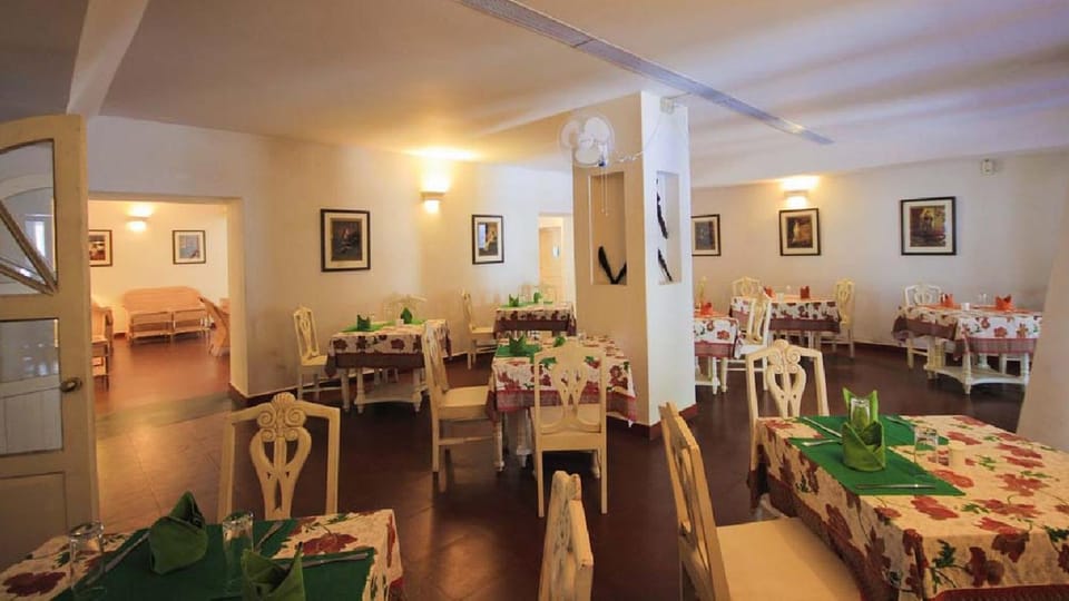 Restaurant/places to eat, Buffet breakfast