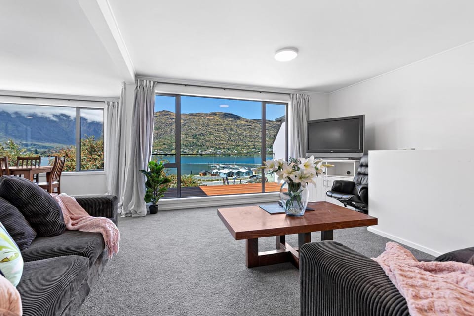 TV and multimedia, Living room, Lake view, Mountain view