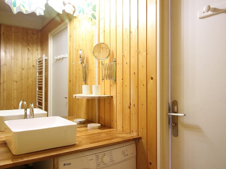 Studio avec balcon au Mont Dore, pour 4 personnes - FR-1-608-137 Apartment in Auvergne-Rhône-Alpes