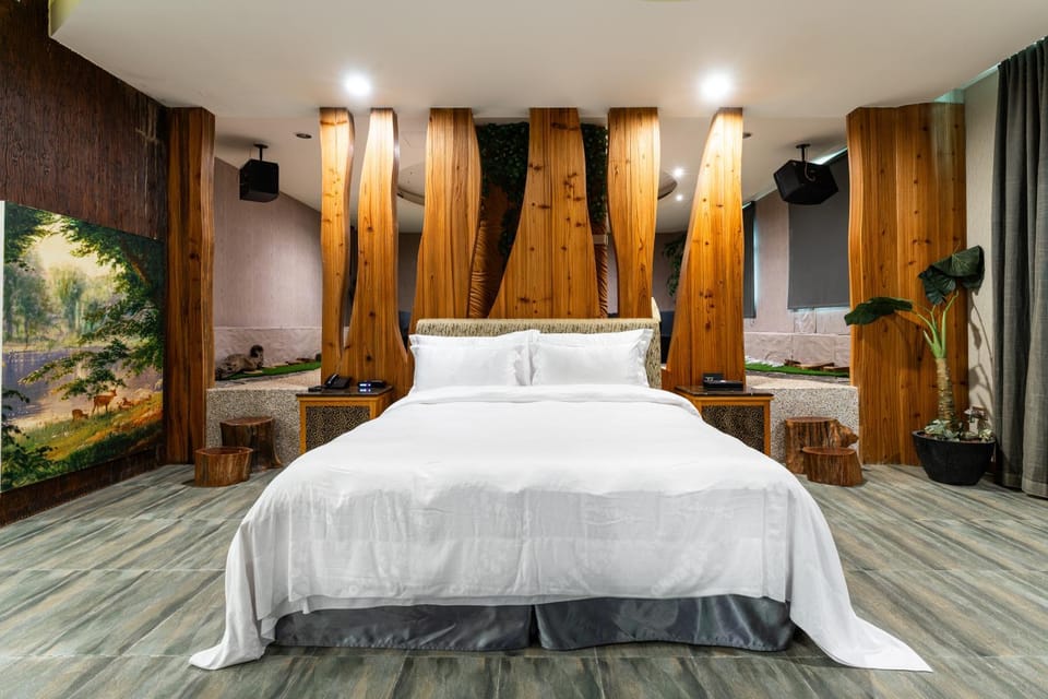 Bed, Bedroom