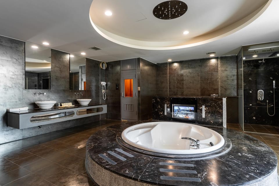 Bathroom, Bath