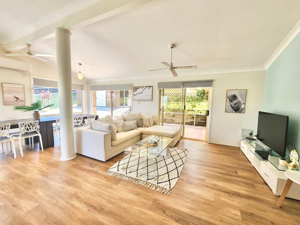 10 Minnibah Circuit House in Forster