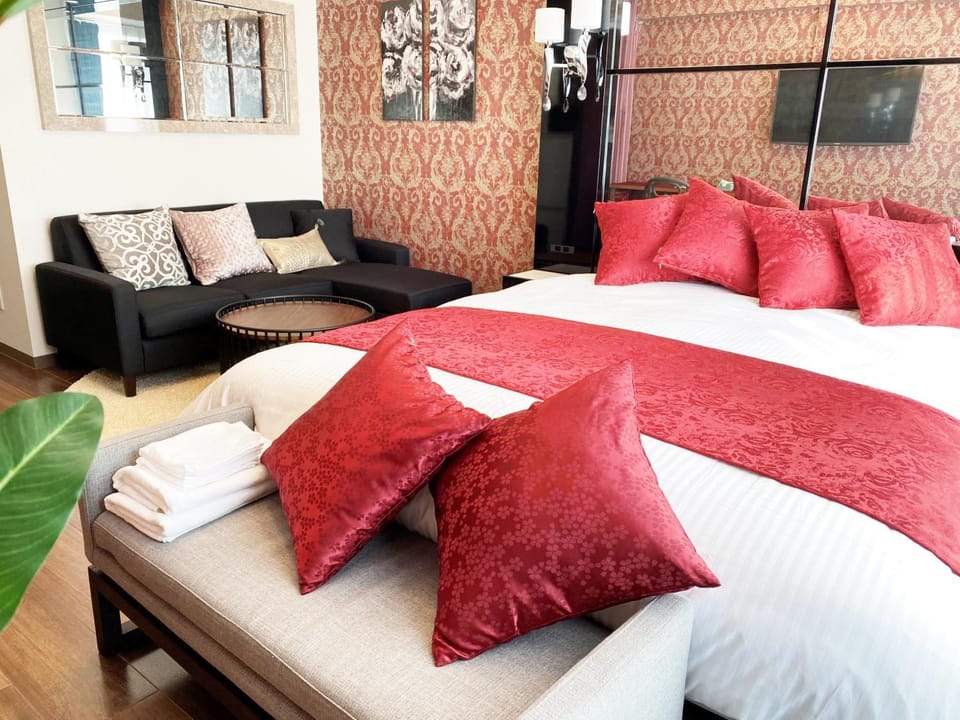 Photo of the whole room, Bedroom