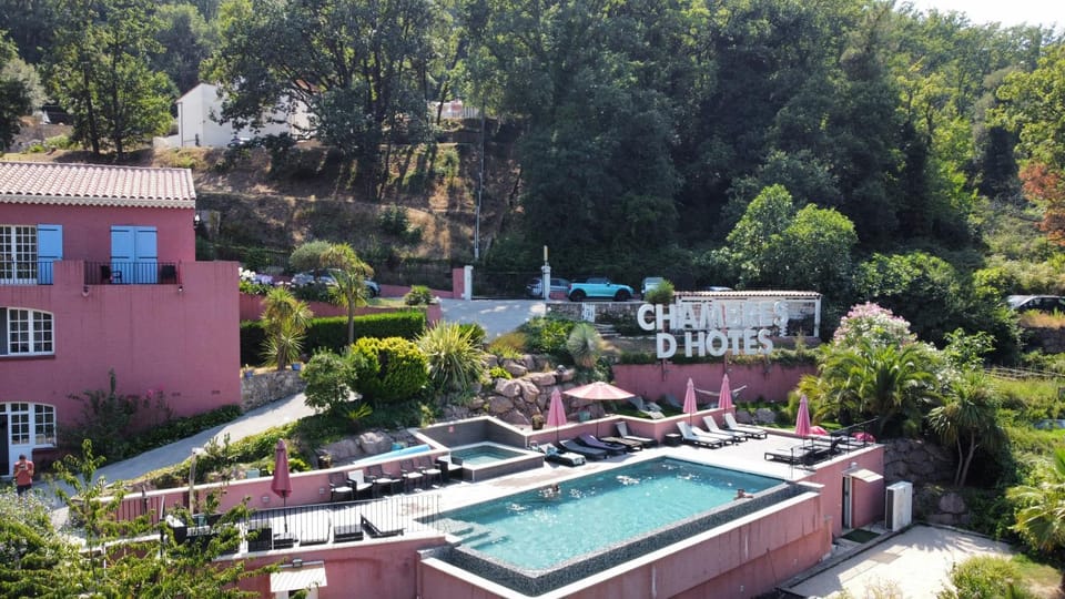 Property building, Pool view