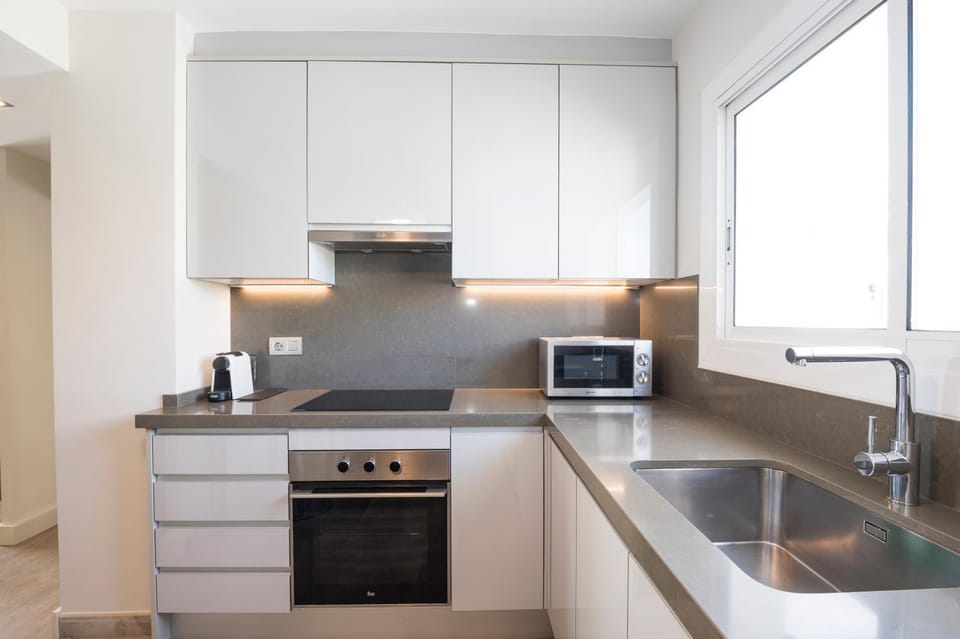 Sitges Spaces Oasis Penthouse 3 Bedroom, 2 Bathroom, Terrace, Pool, Sleeps up to 6 Apartment in Sitges