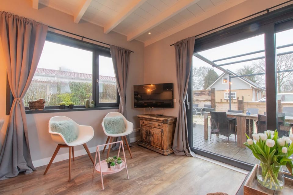 TV and multimedia, Seating area