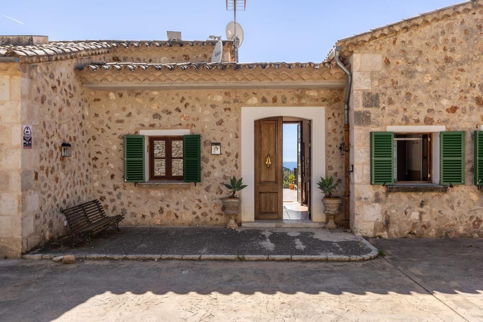 Villa Son Llarg, Estallencs Villa in Serra de Tramuntana