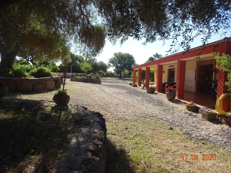 Property building, Restaurant/places to eat